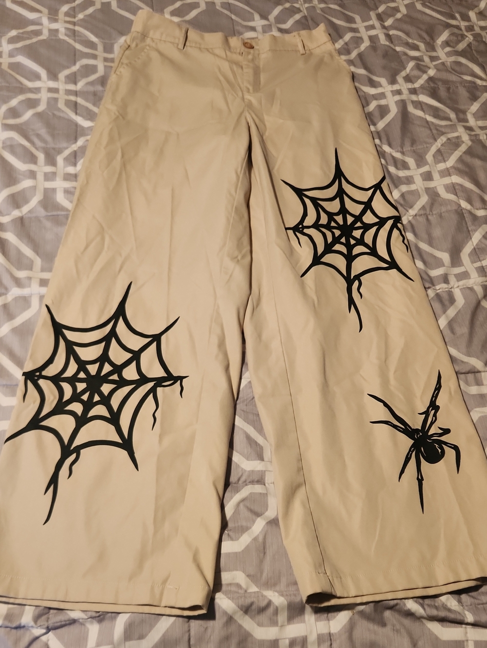 Manfinity Beige Wide-Leg Chinos with Black Spiderweb Graphics